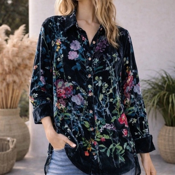Soft Surroundings Tops - Soft Surroundings Jardim Velvet Floral Button Front Pocket Tunic Top 
Sz Small